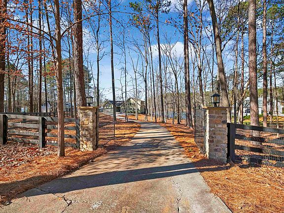 2nd image of 1470 Plantation Dr