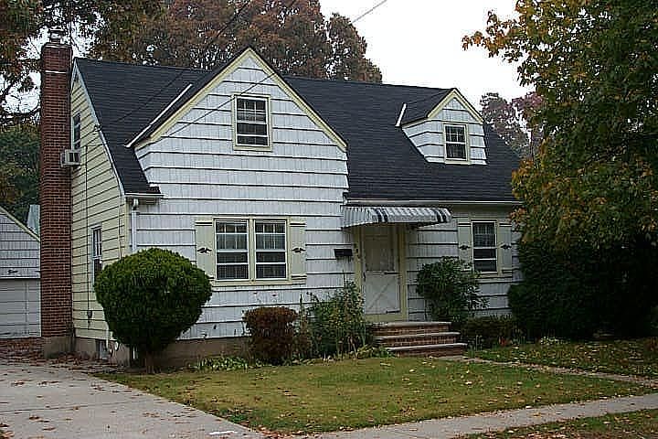 1st image of 800 Goodrich St