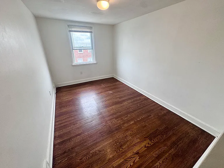 938 Brenton Rd — Photo 10