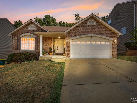 41 San Marino Pkwy, Fenton, MO 63026