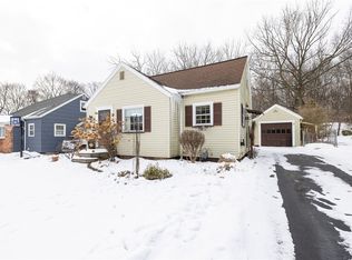 85 Meadowbrook Rd, Rochester, NY 14620