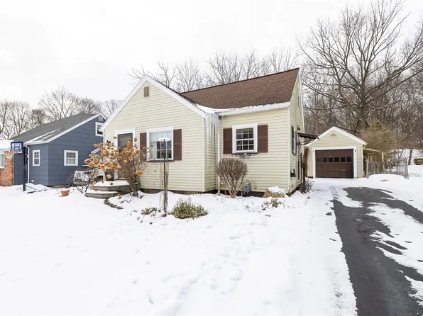 85 Meadowbrook Rd, Rochester, NY 14620