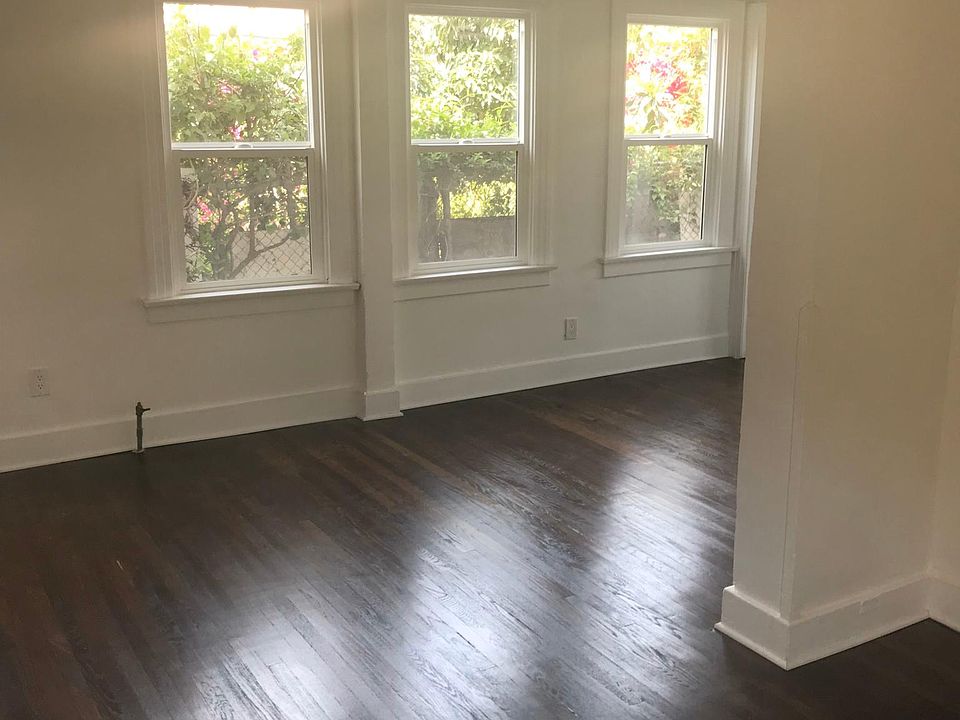 1st image of 720 N St Andrews Pl