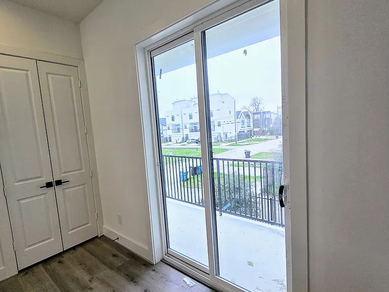 2706 Nagle St — Photo 24