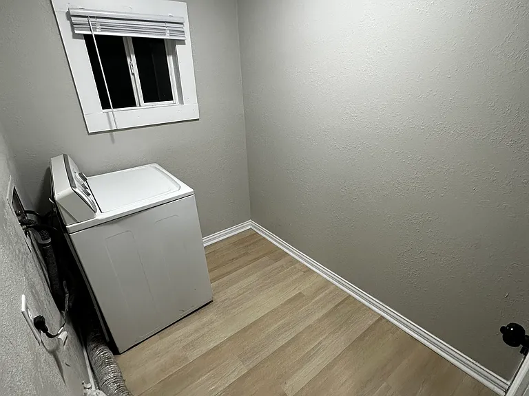 1179 Groff Ave — Photo 8