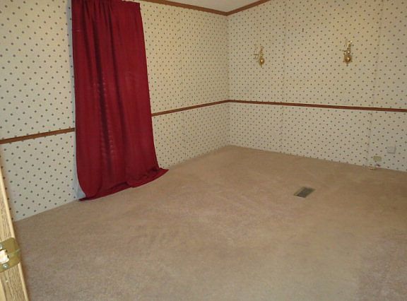 4th image of 337 Mallalieu Dr SE