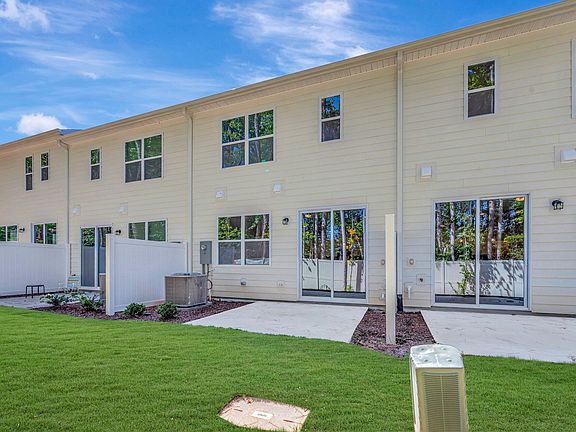 4th image of 2930 Spring Manor Way