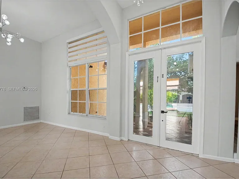 15957 SW 16th St — Photo 4