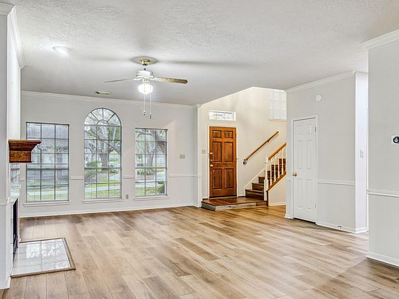 2nd image of 2243 Broadlawn Dr