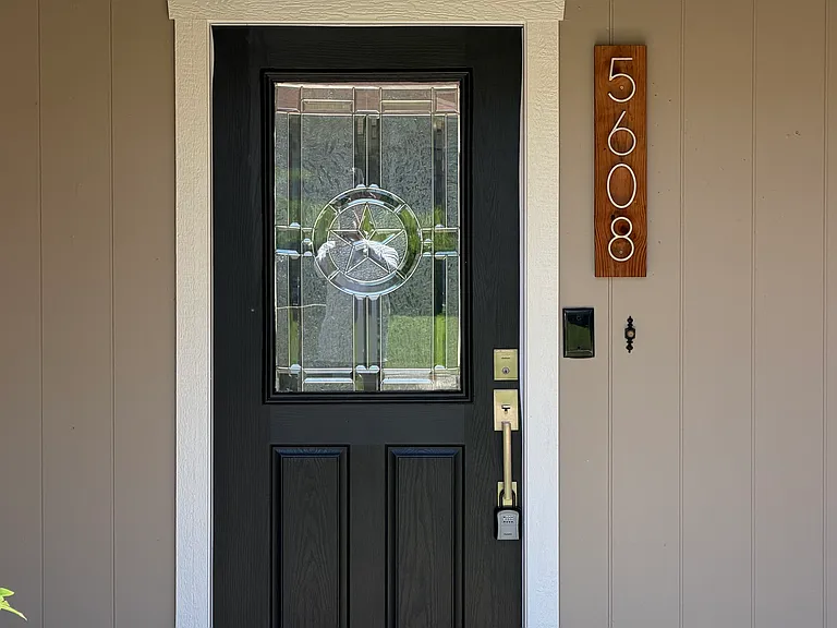 5608 Jamaica Cir — Photo 4