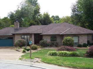 11 Cypress Point Dr, Collinsville, IL 62234