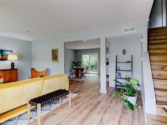 3rd image of 7008 Burnell Dr