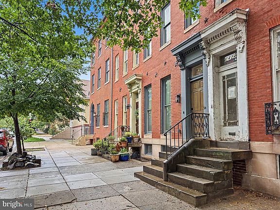 3rd image of 1424 Hollins St