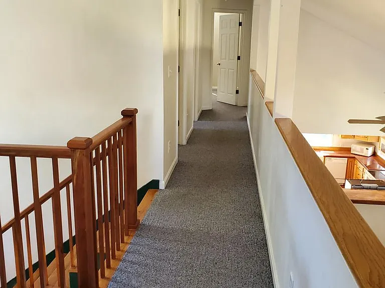 Upstars hallway to both bedrooms.