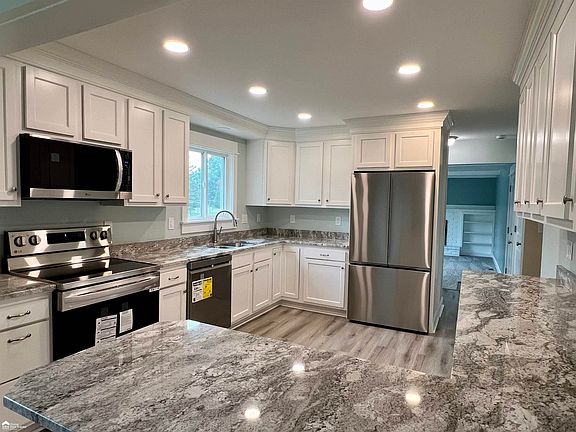 5th image of 1173 Highgate Dr