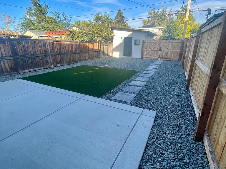 3926 Perry St — Photo 21
