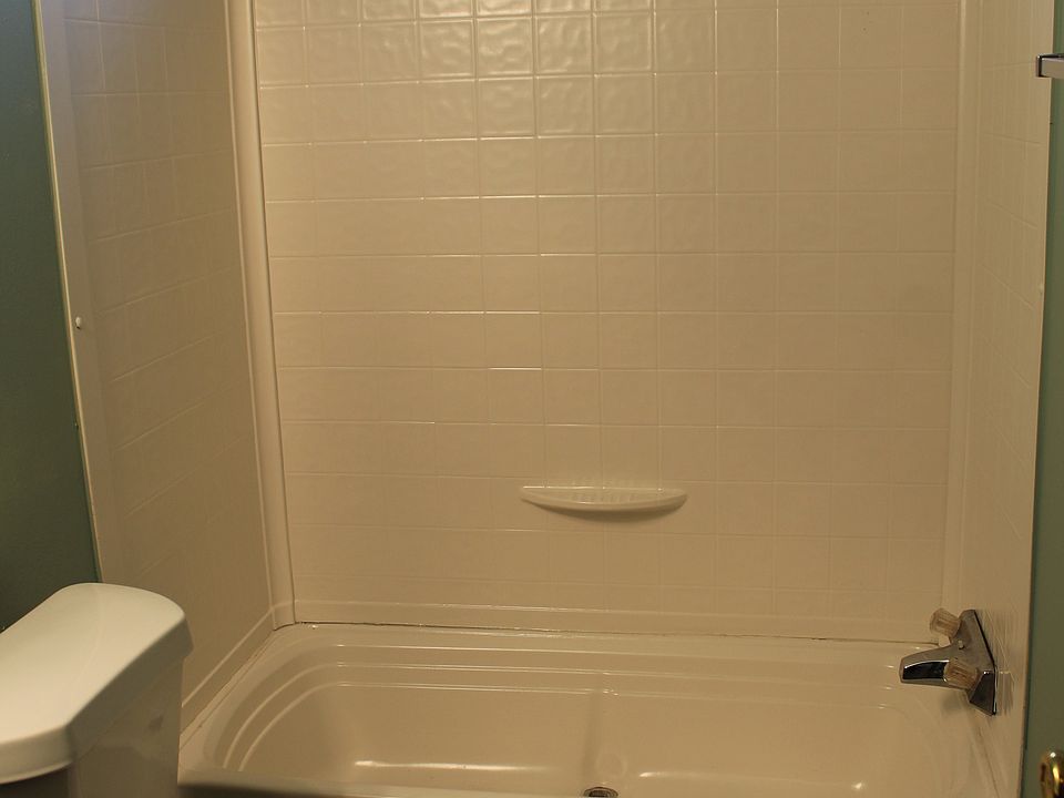 1st image of 406 Venus St