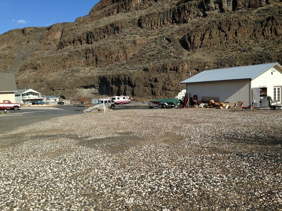 2nd image of 644 Section Avenue SW