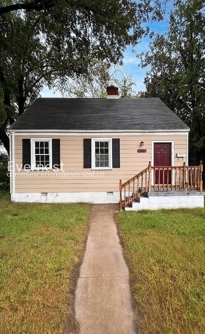 3 bed, 1.5 bath, 1102 sqft, $1,545 — Photo 1