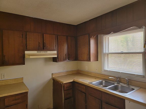2nd image of 1507 Glenside Dr #B
