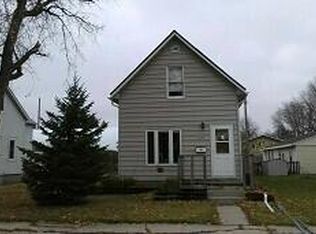 419 1st Ave NE, East Grand Forks, MN 56721