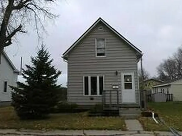 419 1st Ave NE, East Grand Forks, MN 56721