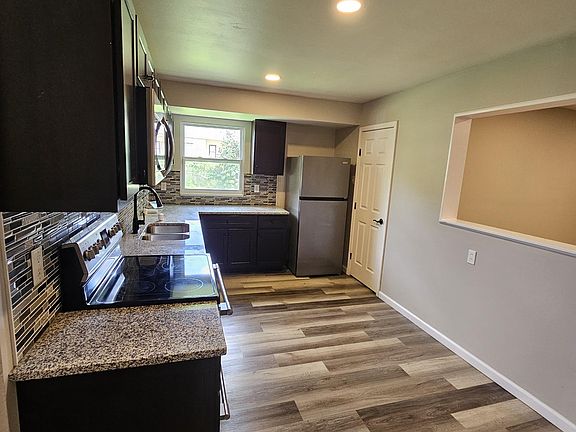 2nd image of 10306 Lilac Ave