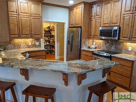 4th image of 2 Oakhaven Ln