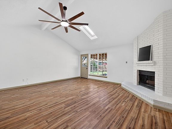 5th image of 2409 Springridge Dr