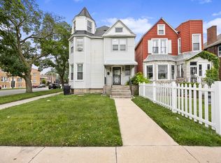 8956 S Dauphin Ave, Chicago, IL 60619