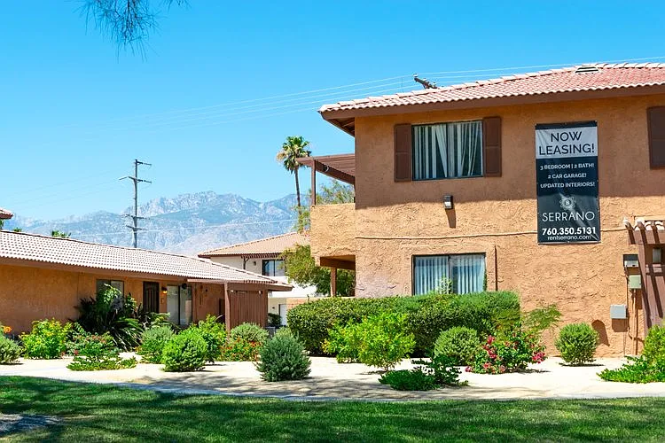 3 bed, 1114 sqft, $2,265 — Photo 1