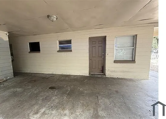 3 bed, 1400 sqft, $1,300 — Photo 3