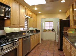 3117 Oakhurst Ave, Los Angeles, CA 90034