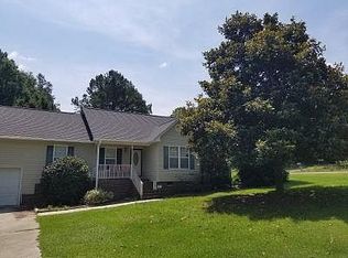 314 Oakwater Dr, Cameron, NC 28326