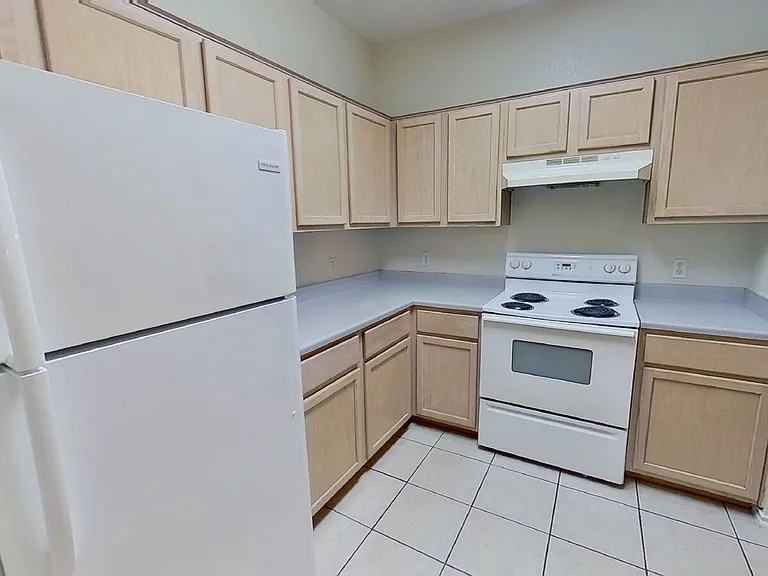 1705 Constantino Cir #B — Photo 1