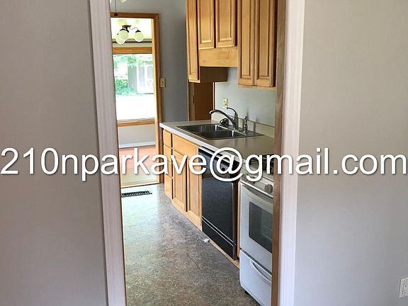 4th image of 210 N Park Ave