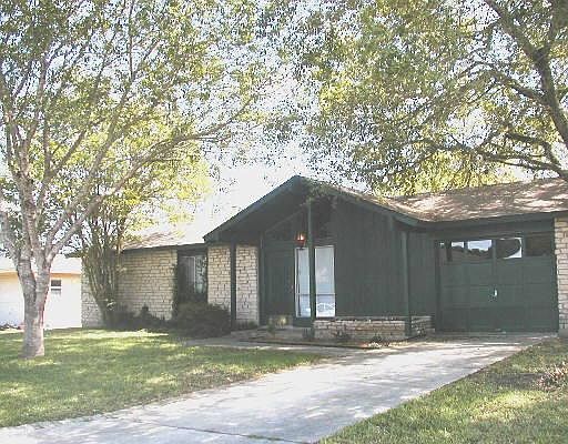1st image of 225 LOST FOREST DR