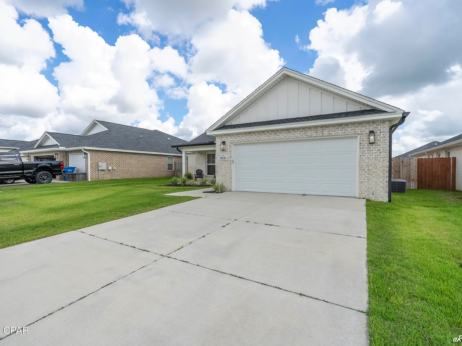 3 bed, 2.0 bath, 1992 sqft, $2,200 — Photo 3