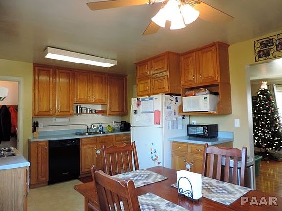 5th image of 1102 E Fairoaks Ave