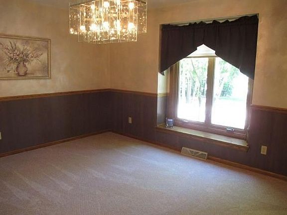 5th image of 3985 S Woodhill Ln