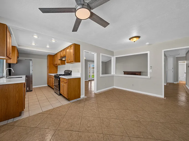 1792 N Ann St — Photo 10