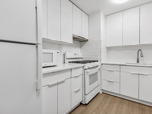 4th image of 50 Bayard St APT 3W