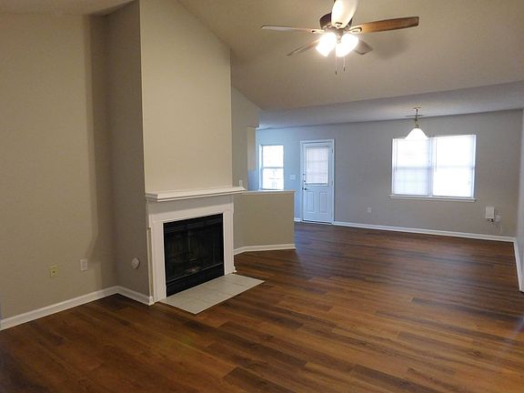 5th image of 213 Esquire Ct