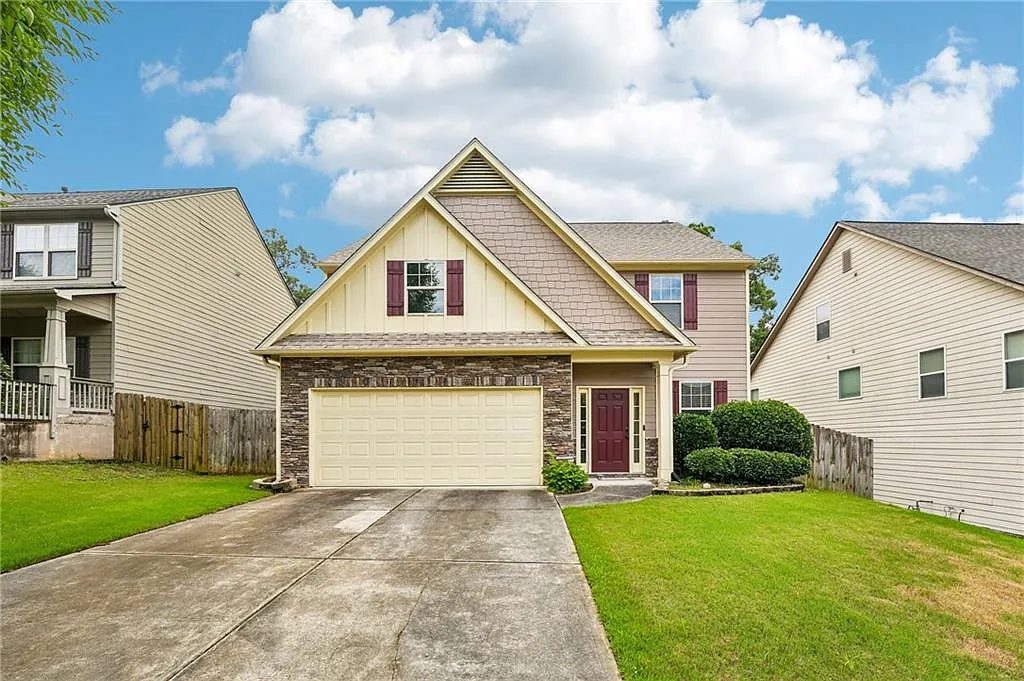 4 bed, 2.5 bath, 2908 sqft, $2,800 — Photo 1