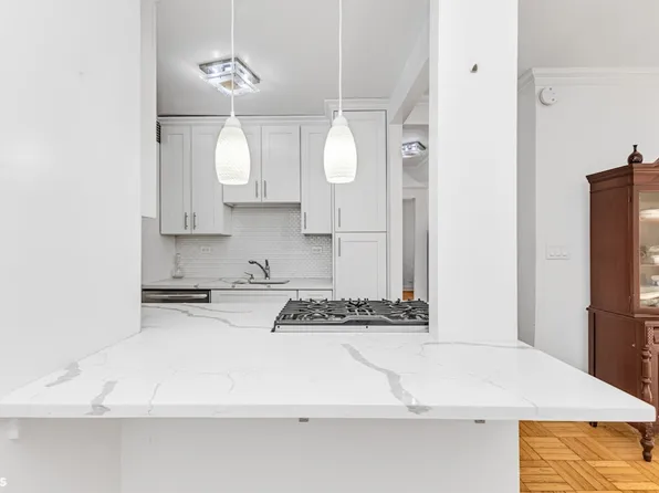 1175 York Avenue image 1 of 8