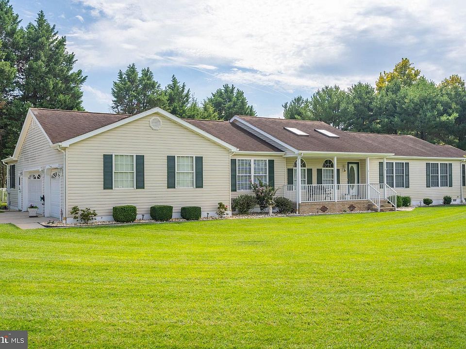 1st image of 3 Nichole Dr