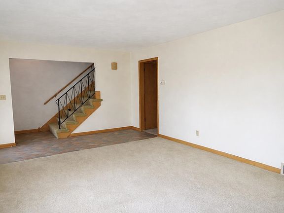 2nd image of 1244 La Cresta Dr