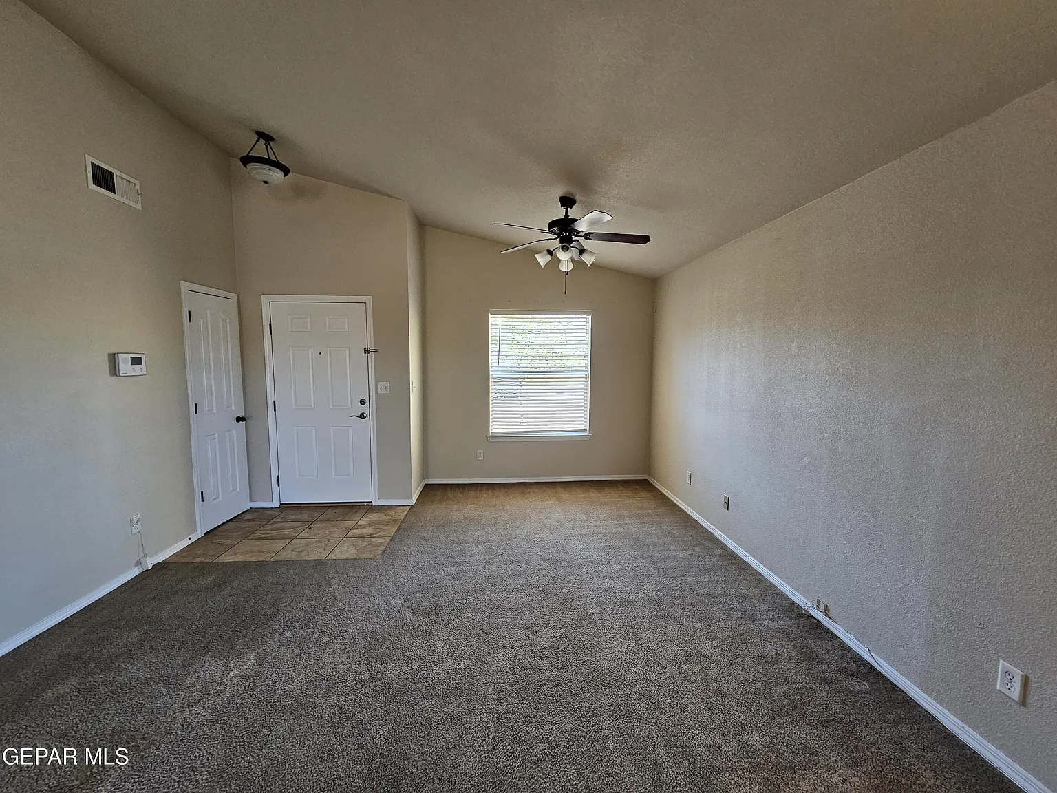 3 bed, 2.0 bath, 1225 sqft, $1,595 — Photo 3