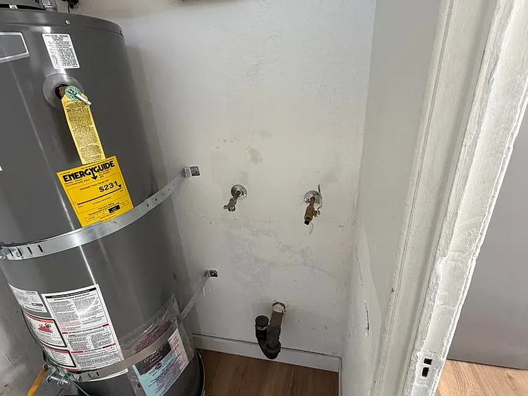 2651 S Cloverdale Ave — Photo 19
