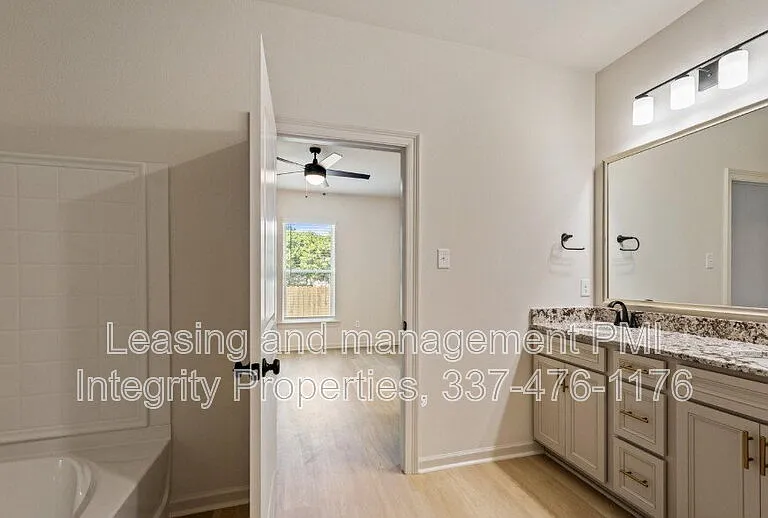 102 Foster Grove Dr — Photo 12